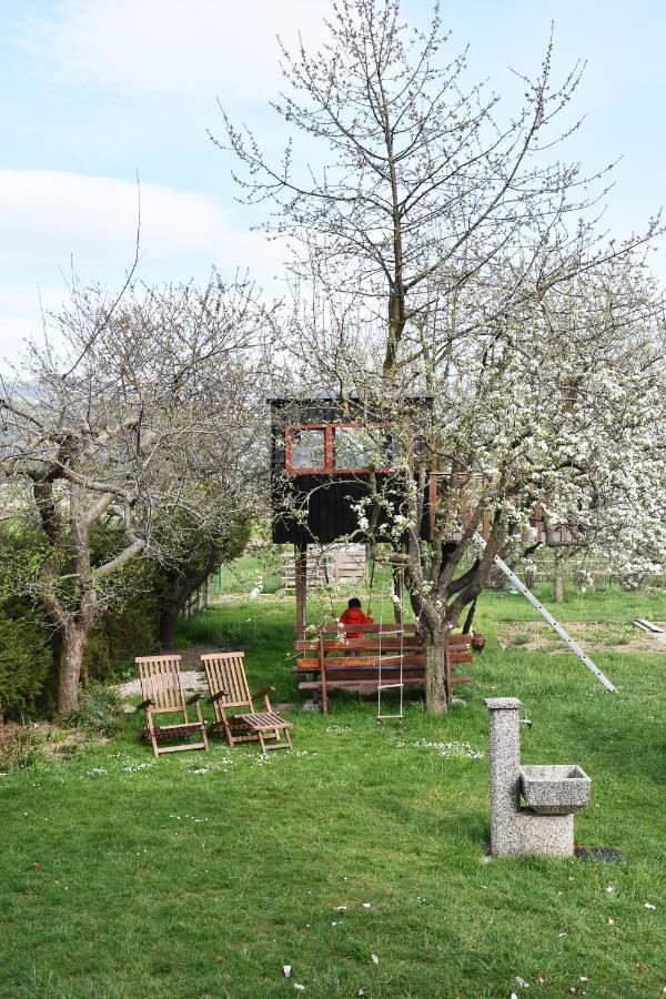 Lesnavesna Designer Apartment With A Garden Visoko  Exteriör bild